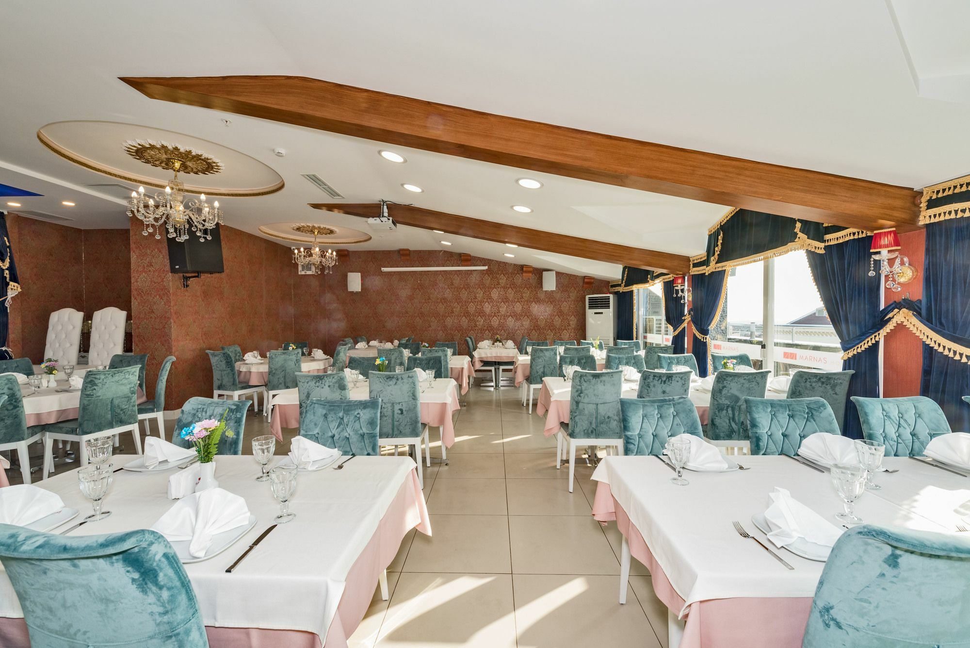 Hotel Marnas