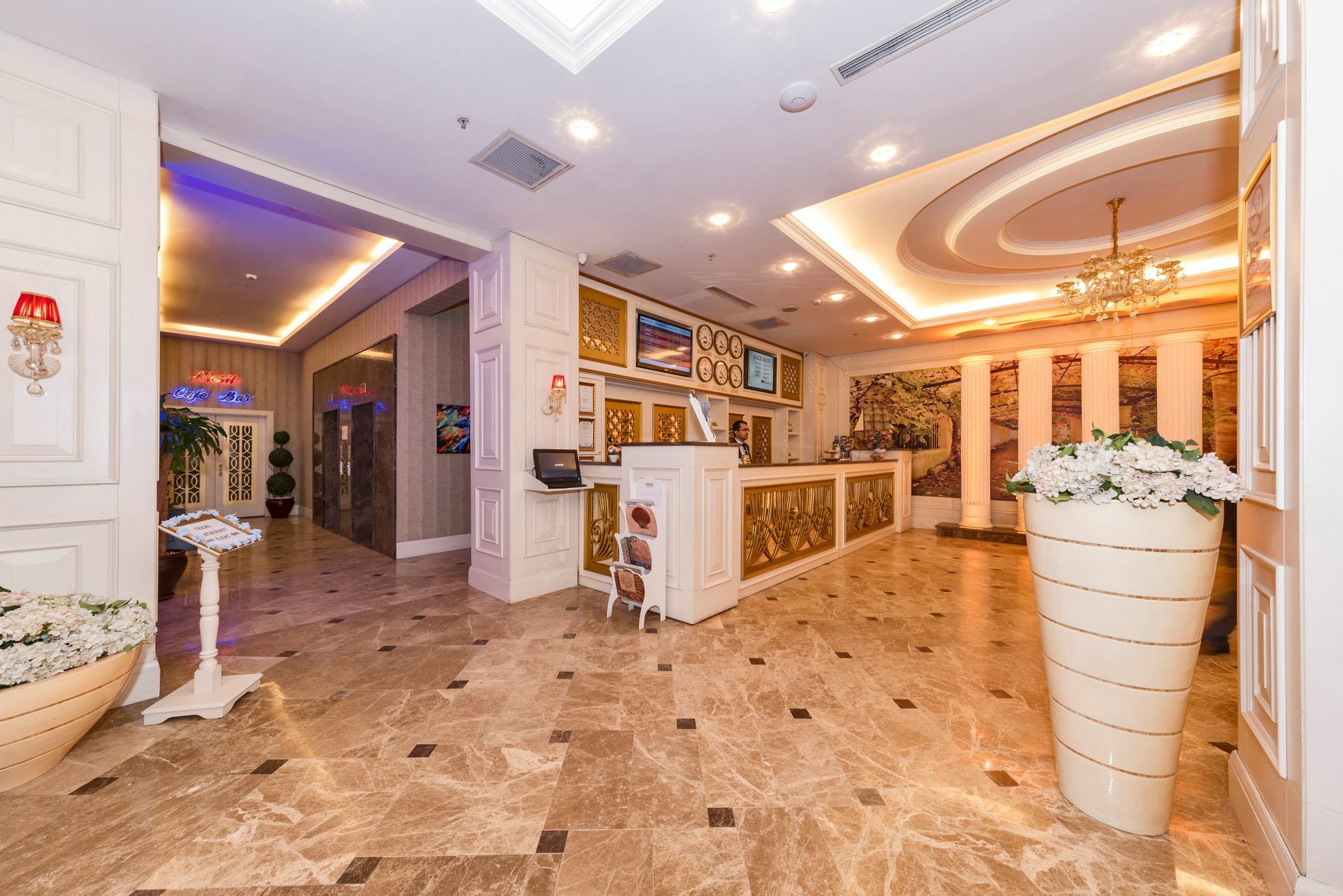 Marnas Hotel