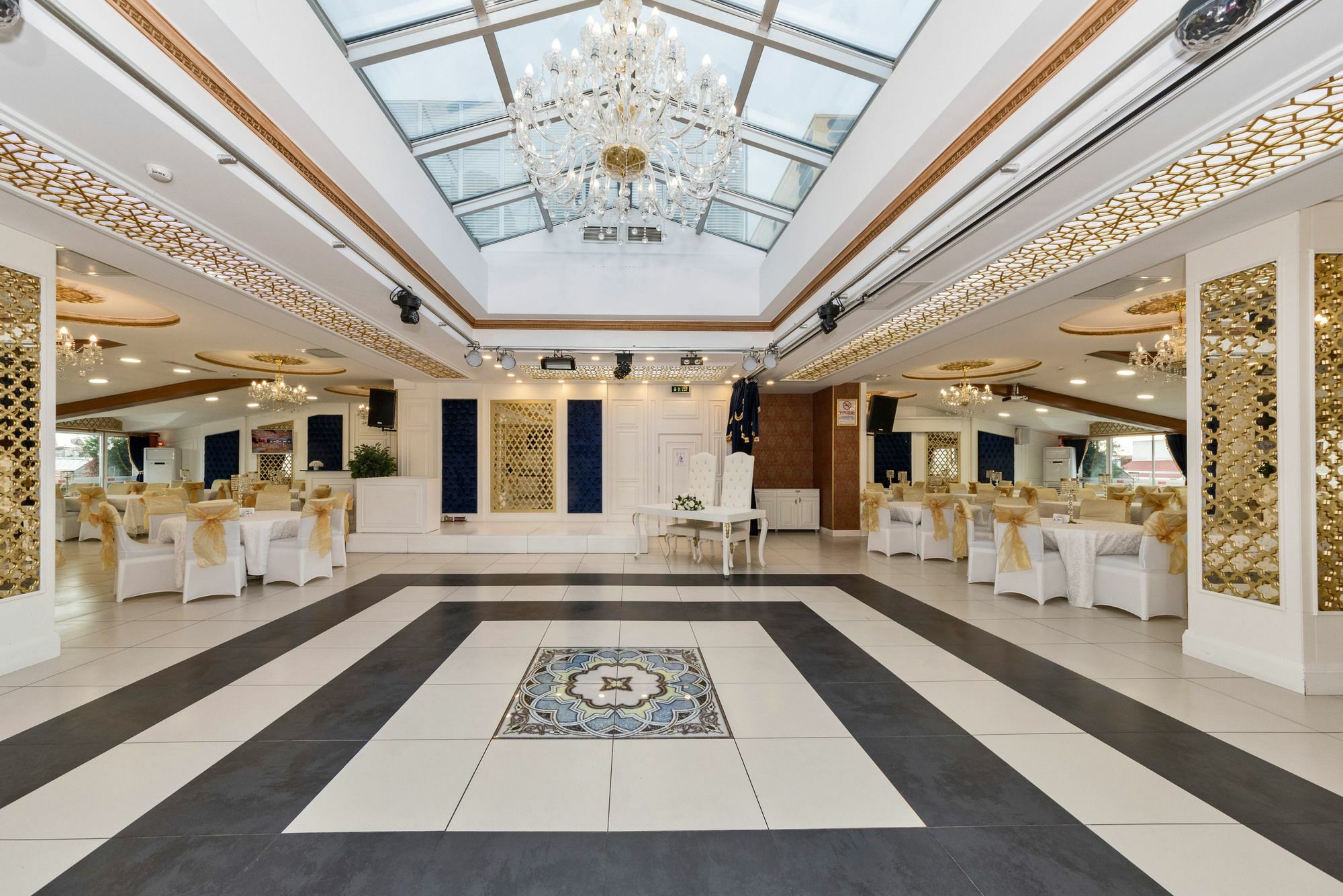 Hotel Marnas