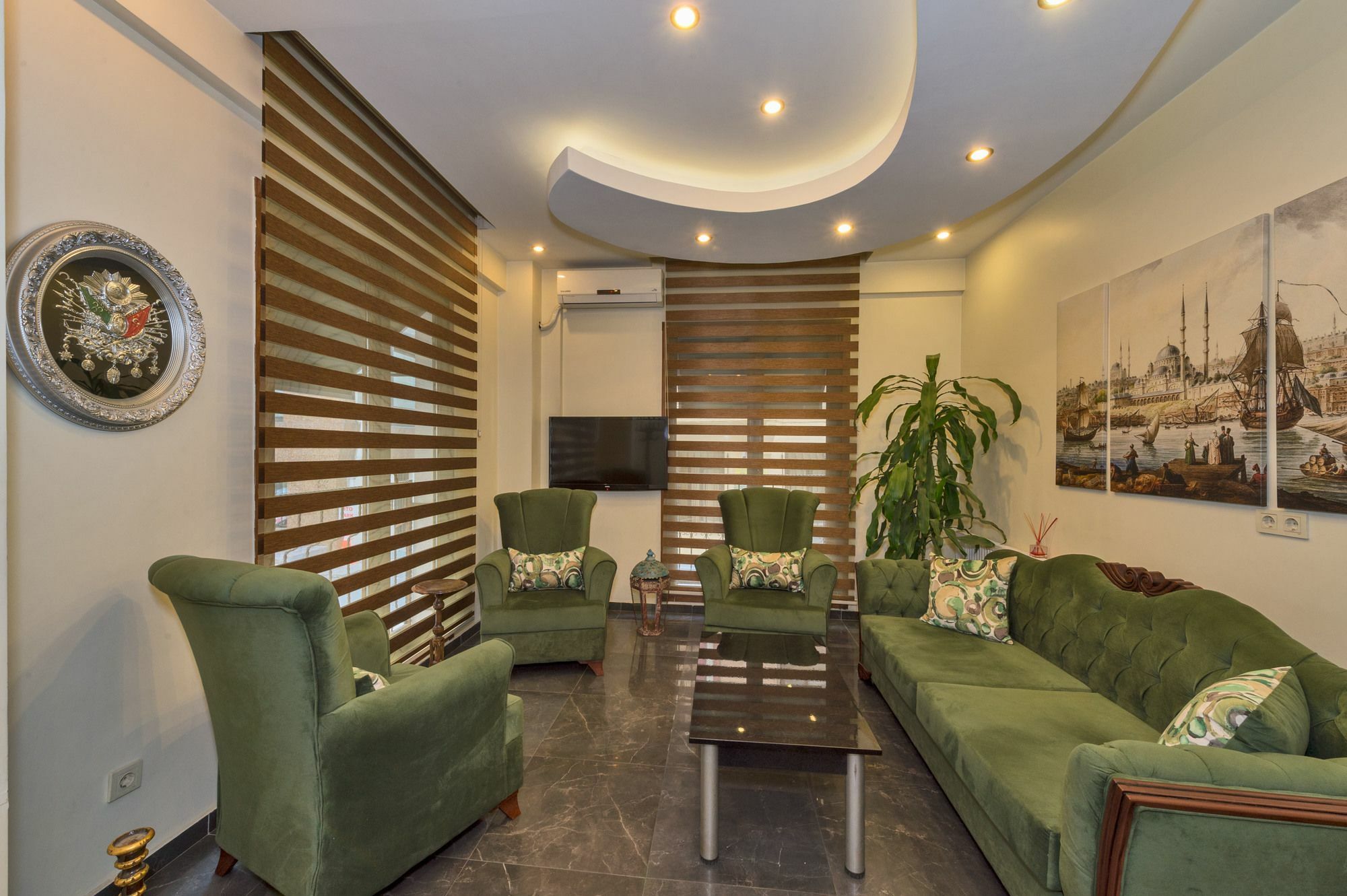 Hotel Invictum 3*