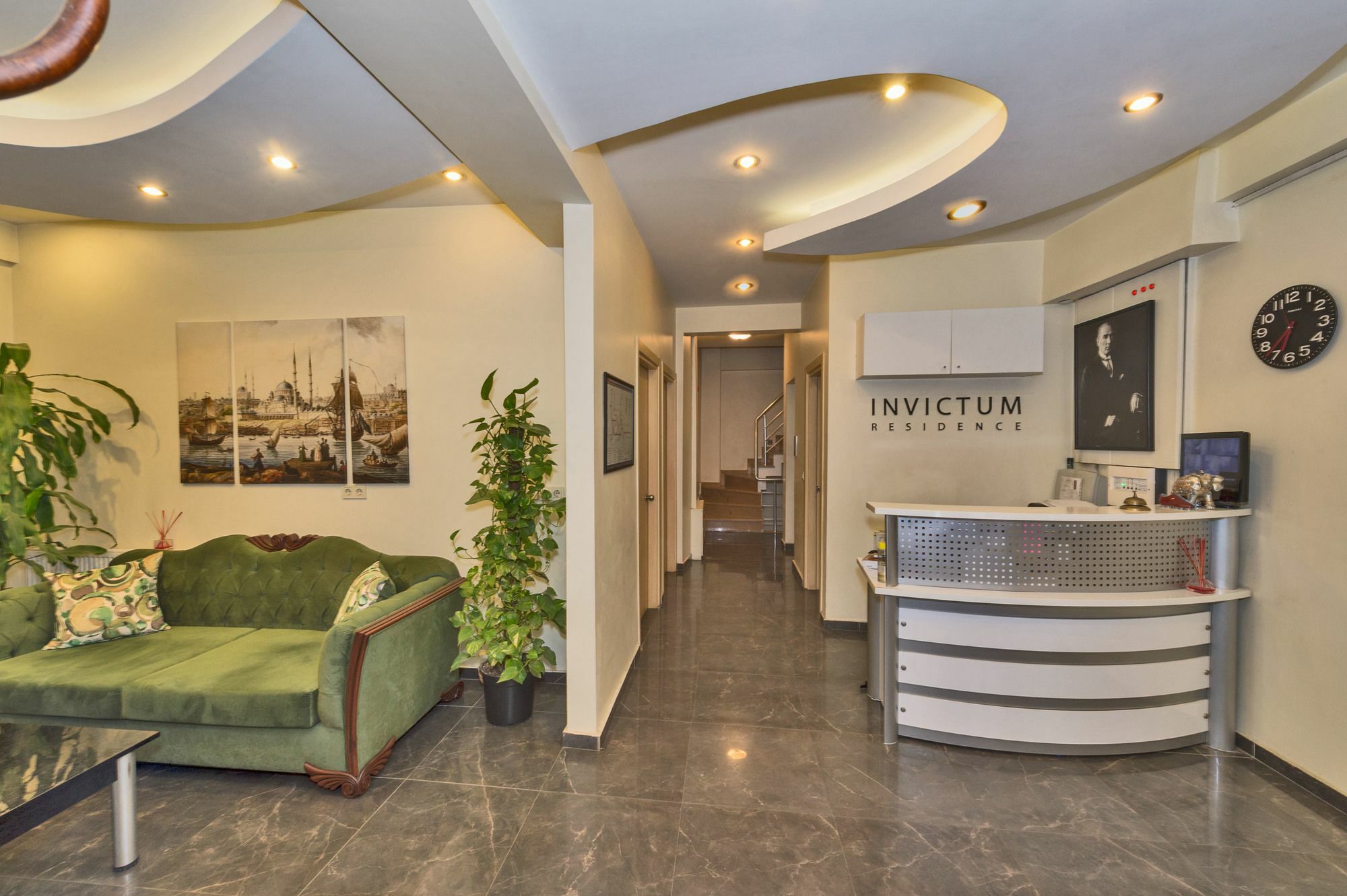 Hotel Invictum 3*