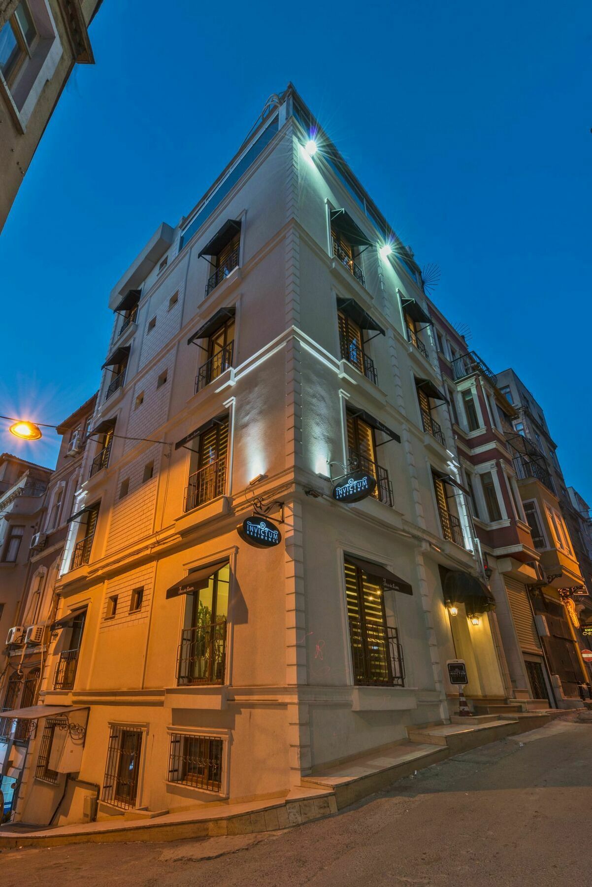 Invictum Hotel 3*