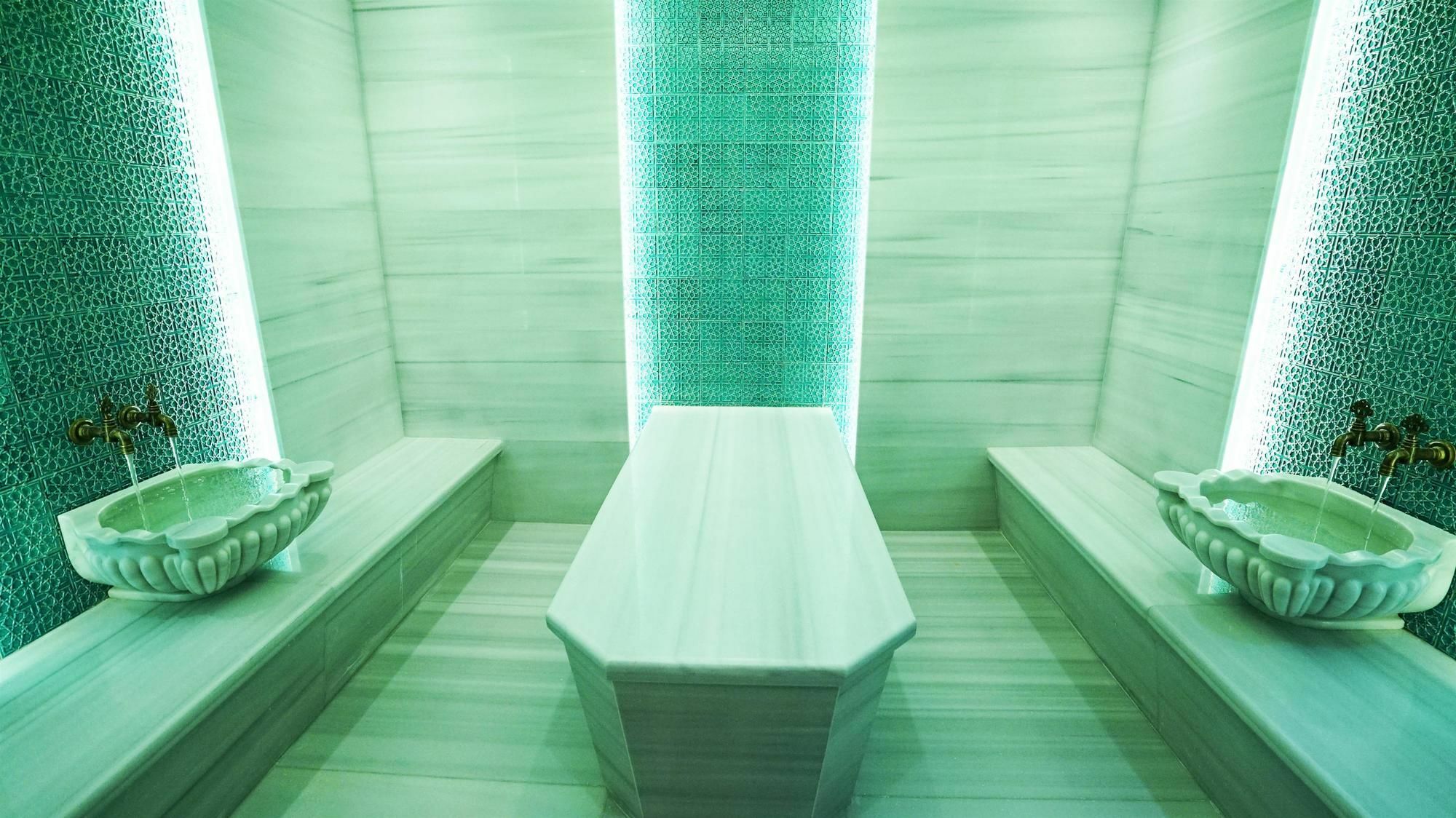 Tryp By Wyndham Basin Ekspres Hotel