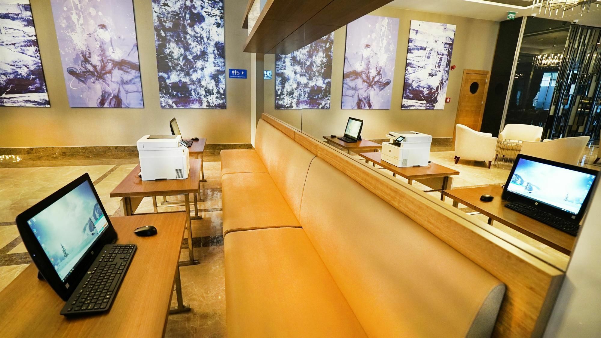 Tryp By Wyndham Basin Ekspres