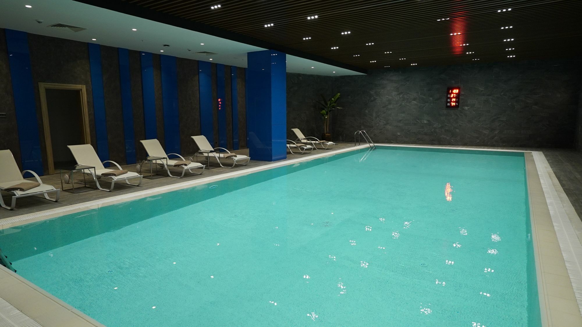Hotel Tryp By Wyndham Basin Ekspres 5*