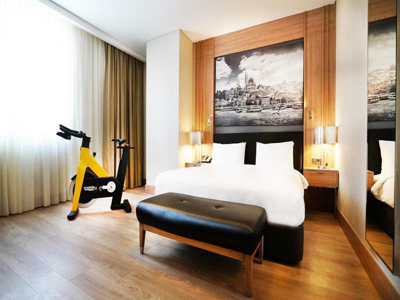Tryp By Wyndham Basin Ekspres Hotel 5*