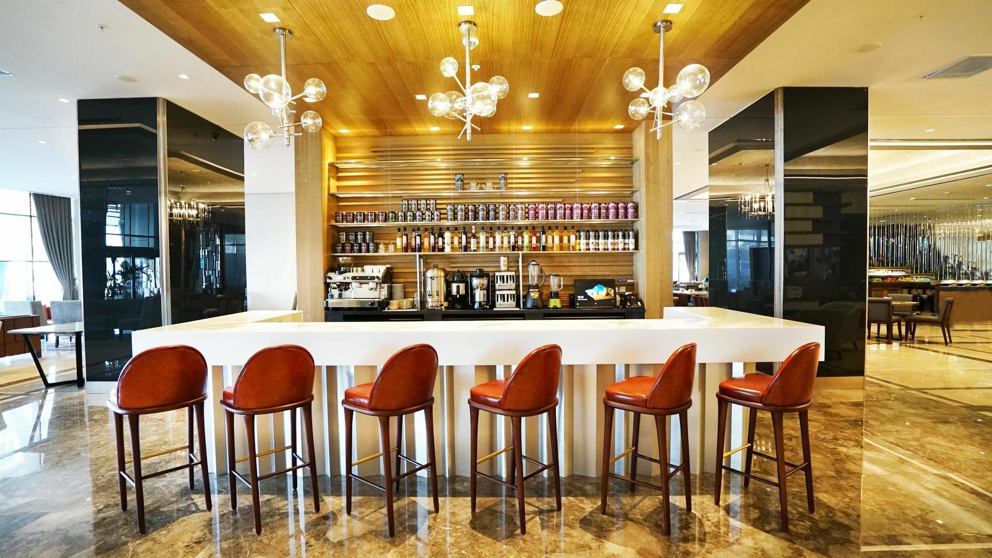 Hotel Tryp By Wyndham Basin Ekspres 5*
