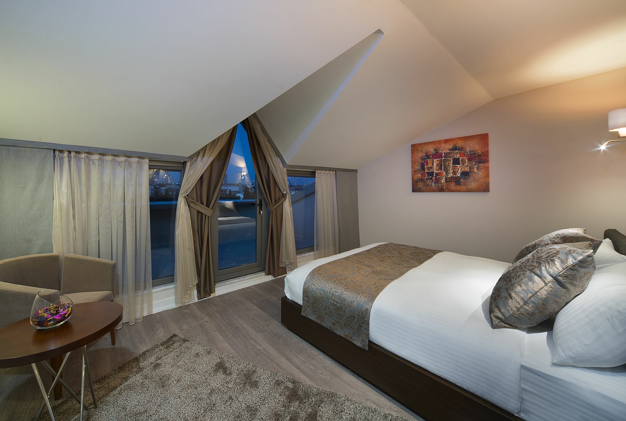 The Clock Hotel 2*