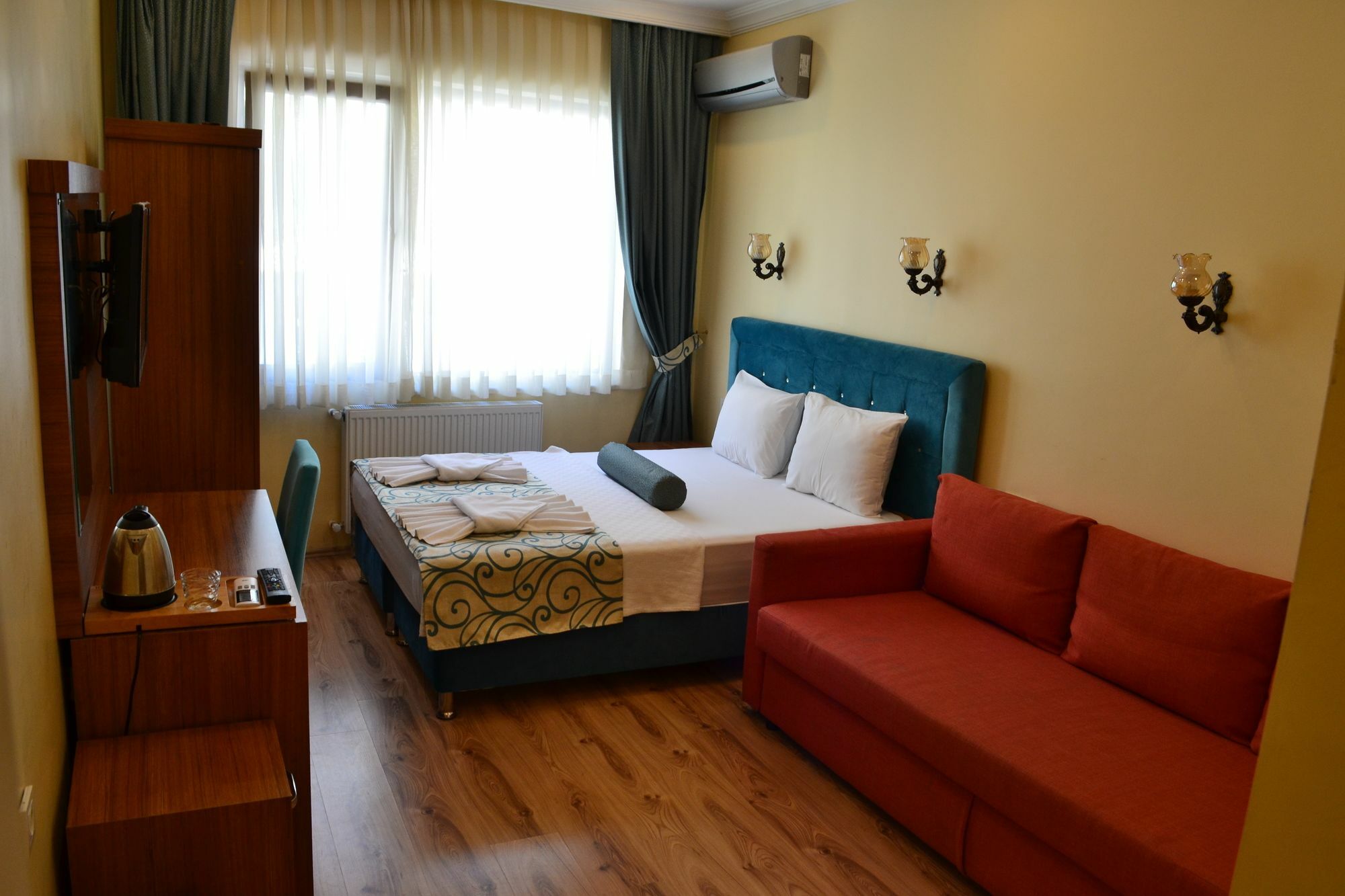 Riverland & Hotel 3*