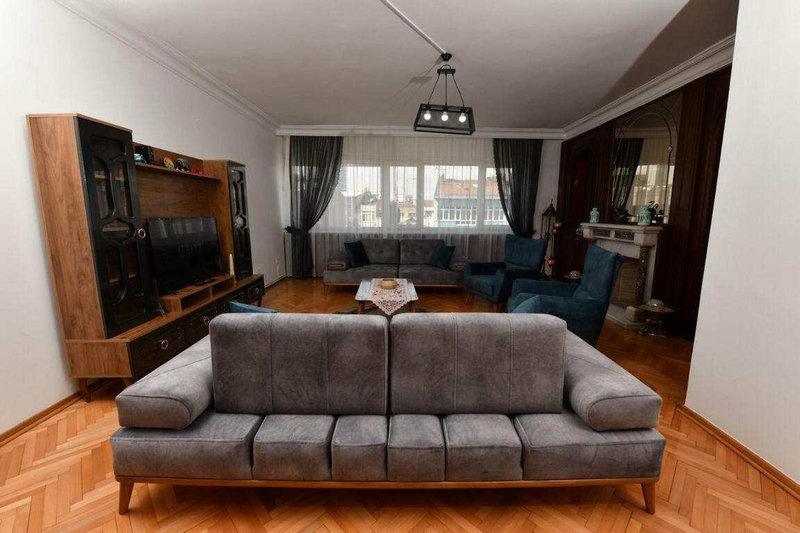 Lion Apartment *