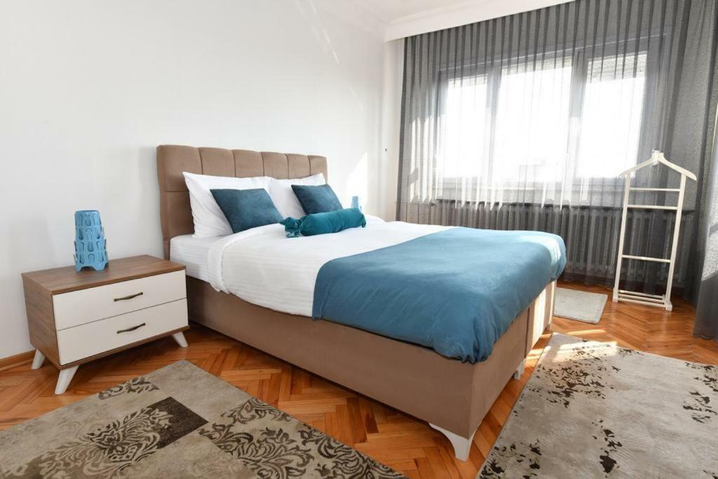 Lion Apartment Istanbul