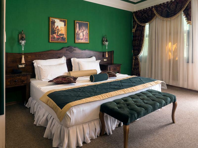 Otel Rose Garden 4*