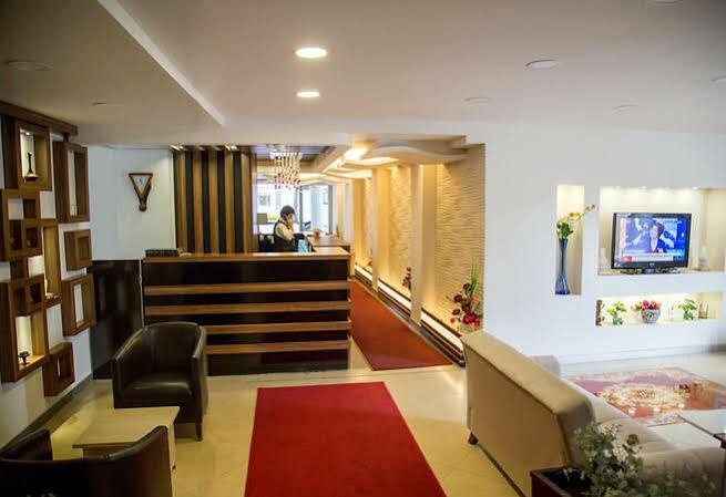 Hotel Grand Merin Airport