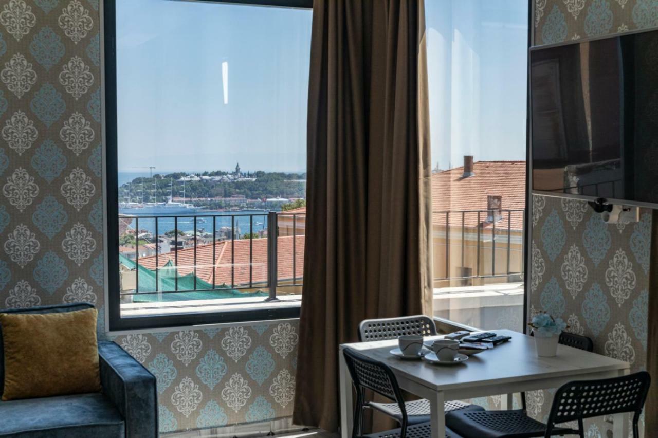 Royal Taksim 3*
