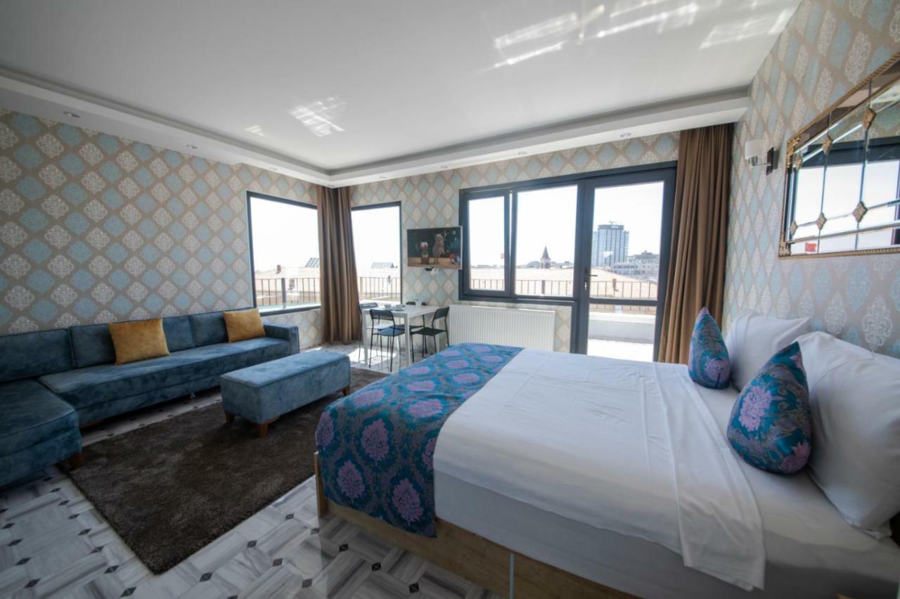 Royal Taksim 3*
