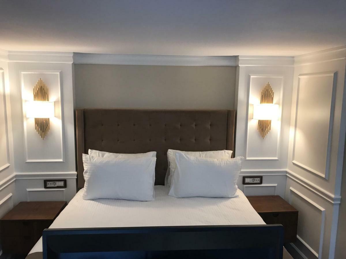 Hotel Old Port 2*