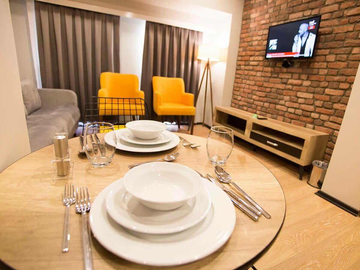 Apartment Long