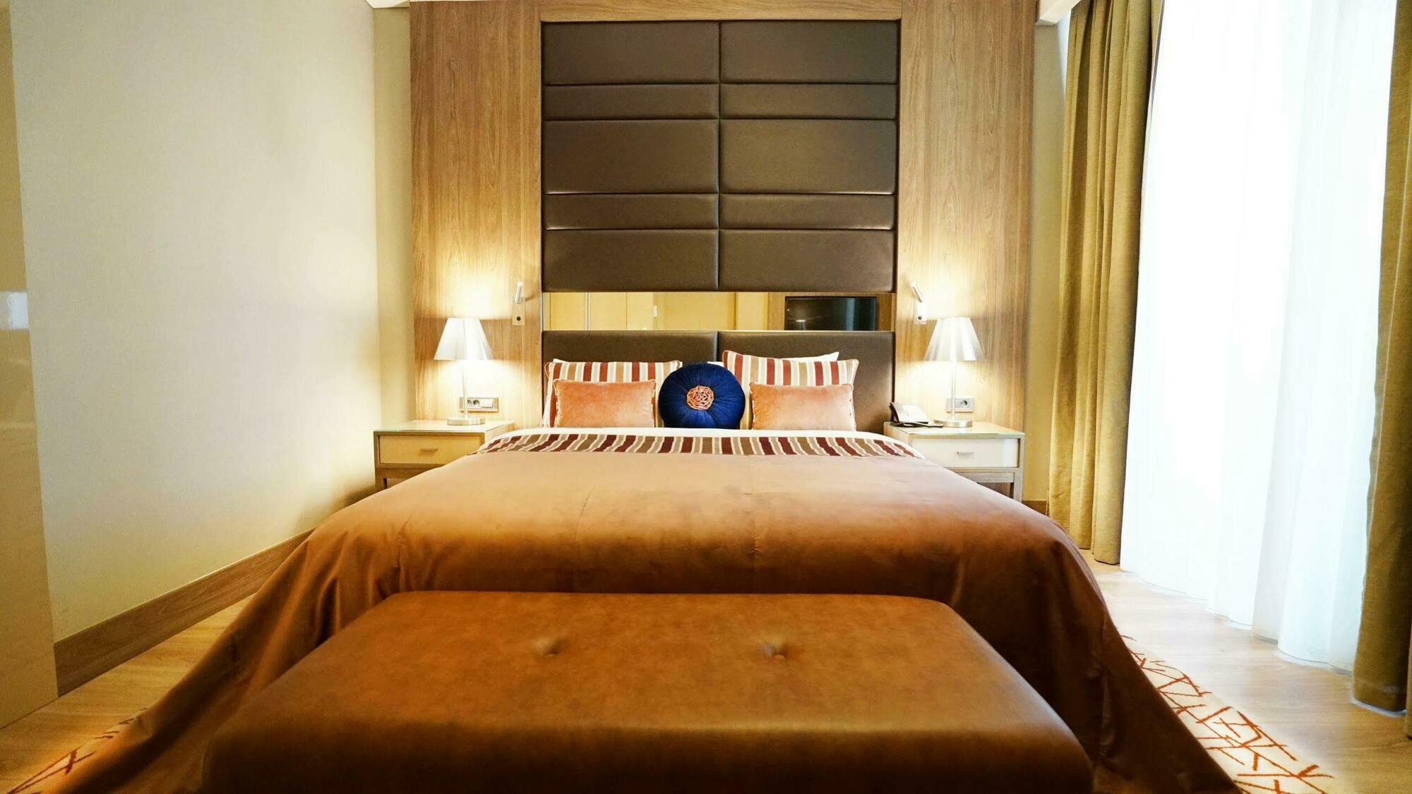 Hawthorn By Wyndham Airport Otel 5*