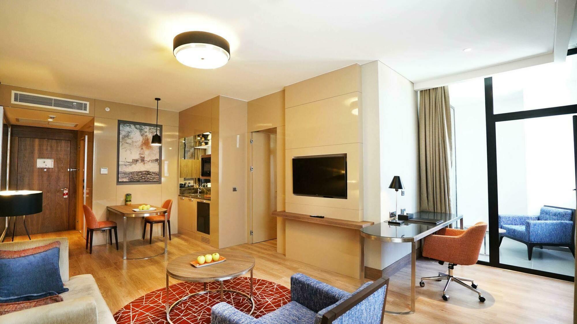 Hawthorn By Wyndham Airport Otel