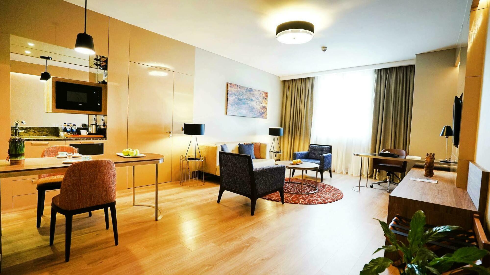 Hawthorn By Wyndham Airport Otel İstanbul