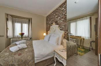 By Murat Royal Galata 3*