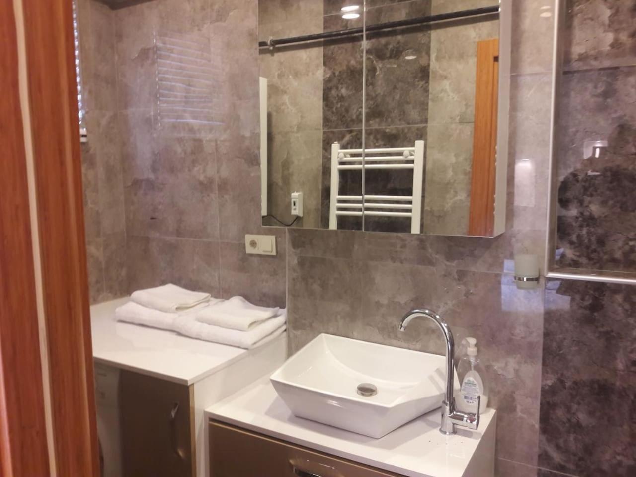 Ninve – Bakirköy * İstanbul