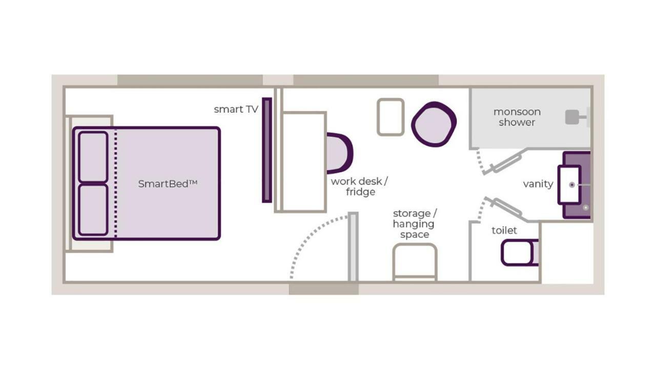 Hotel Yotelair Airport, Duty Free - International Transit Area