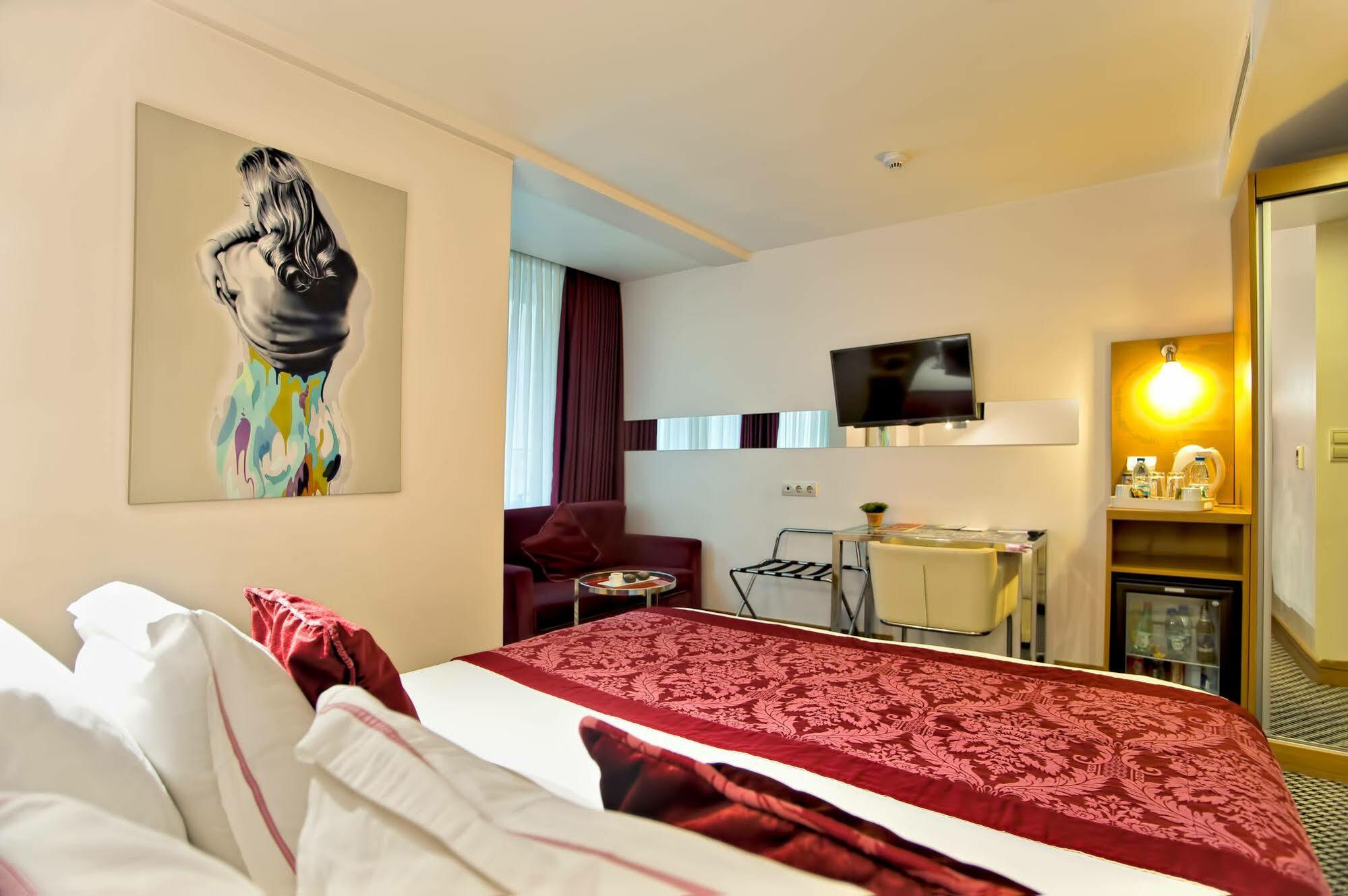 Parkhouse & 3* Istanbul
