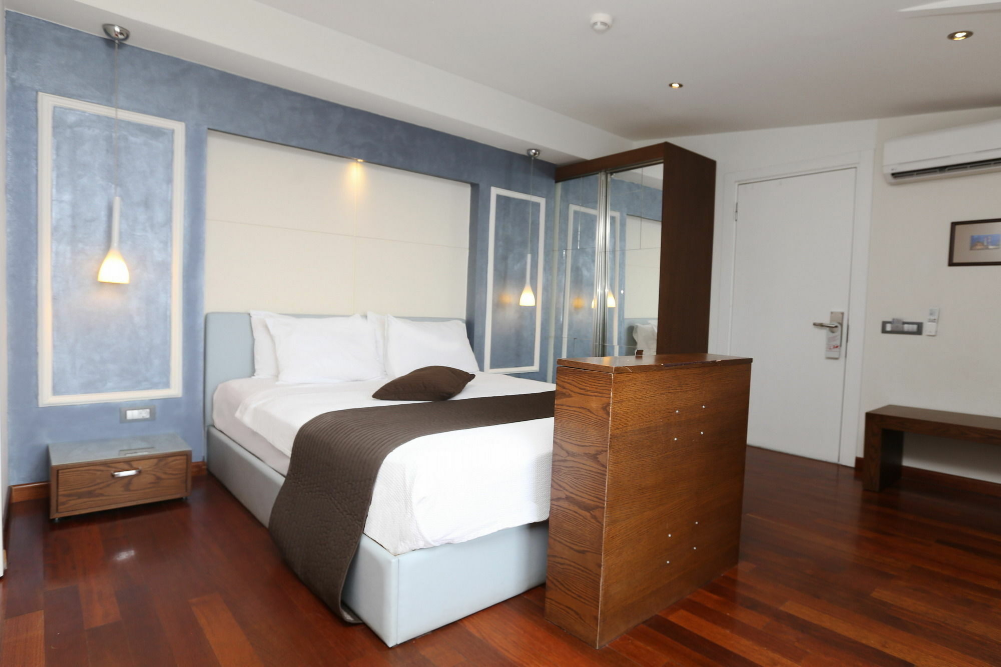 Hotel Eternity Boutique 4*