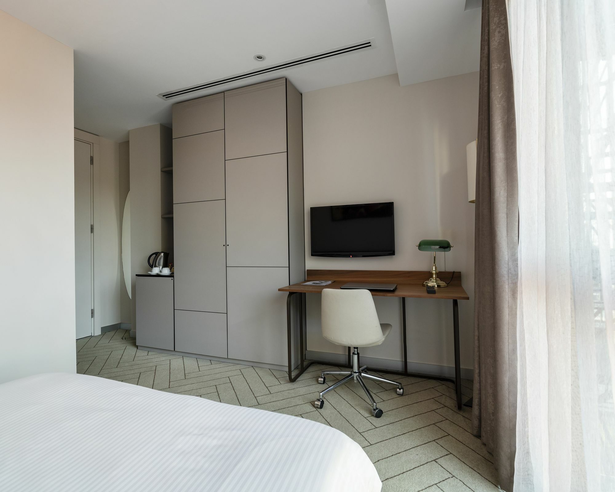 Upsuites