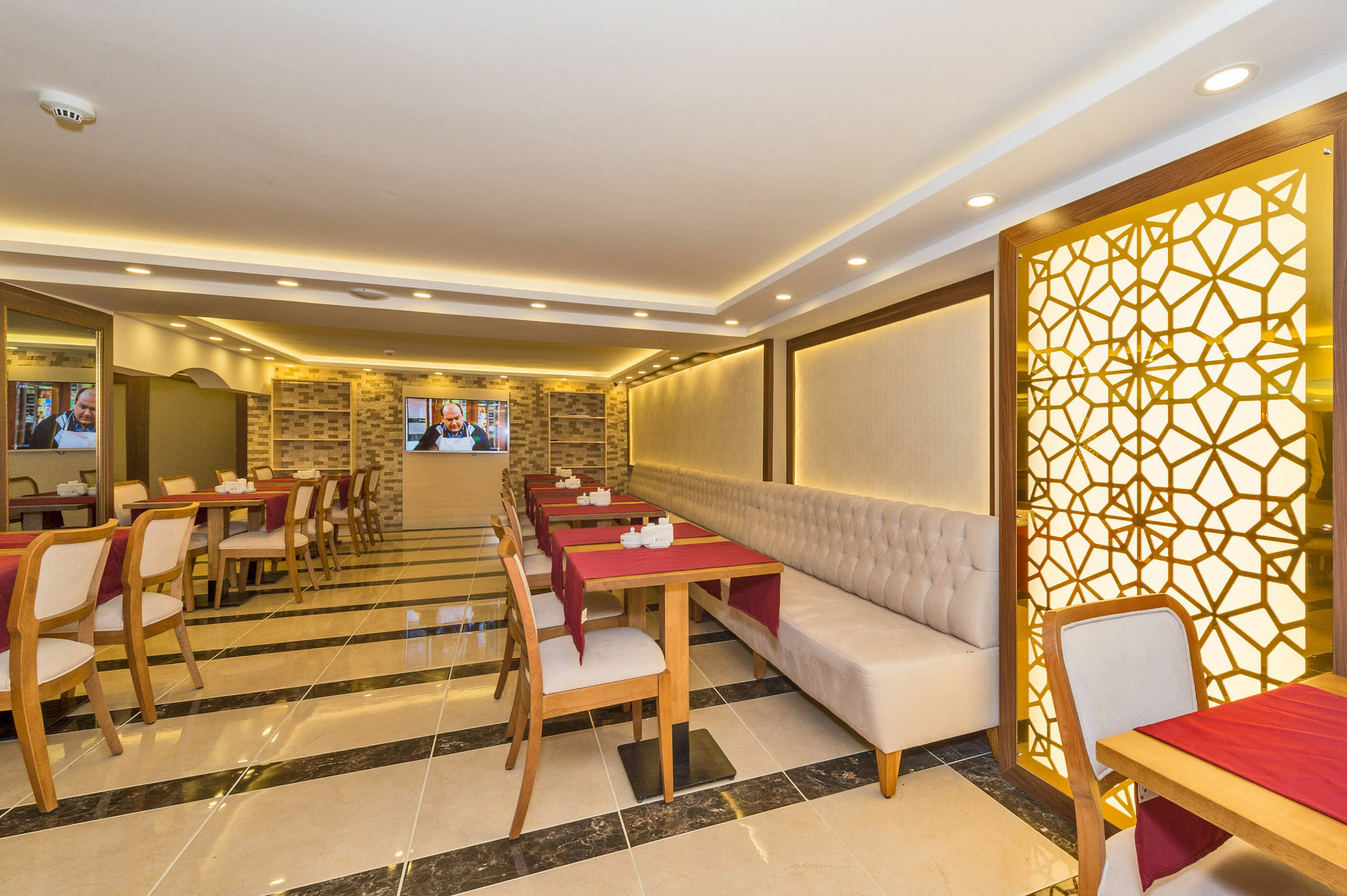 Marmara Place Old Hotel 4*