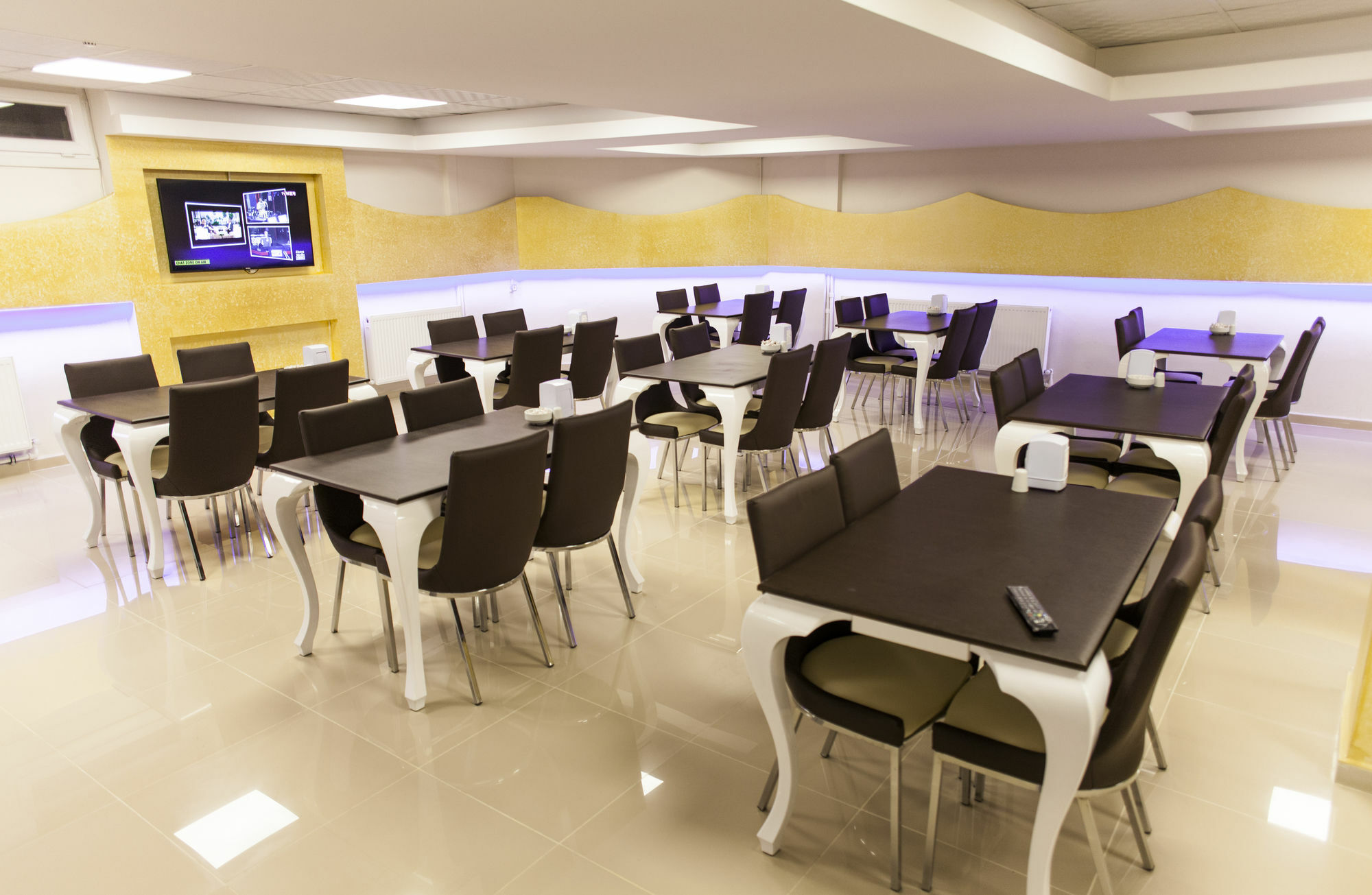 White Palace 3*
