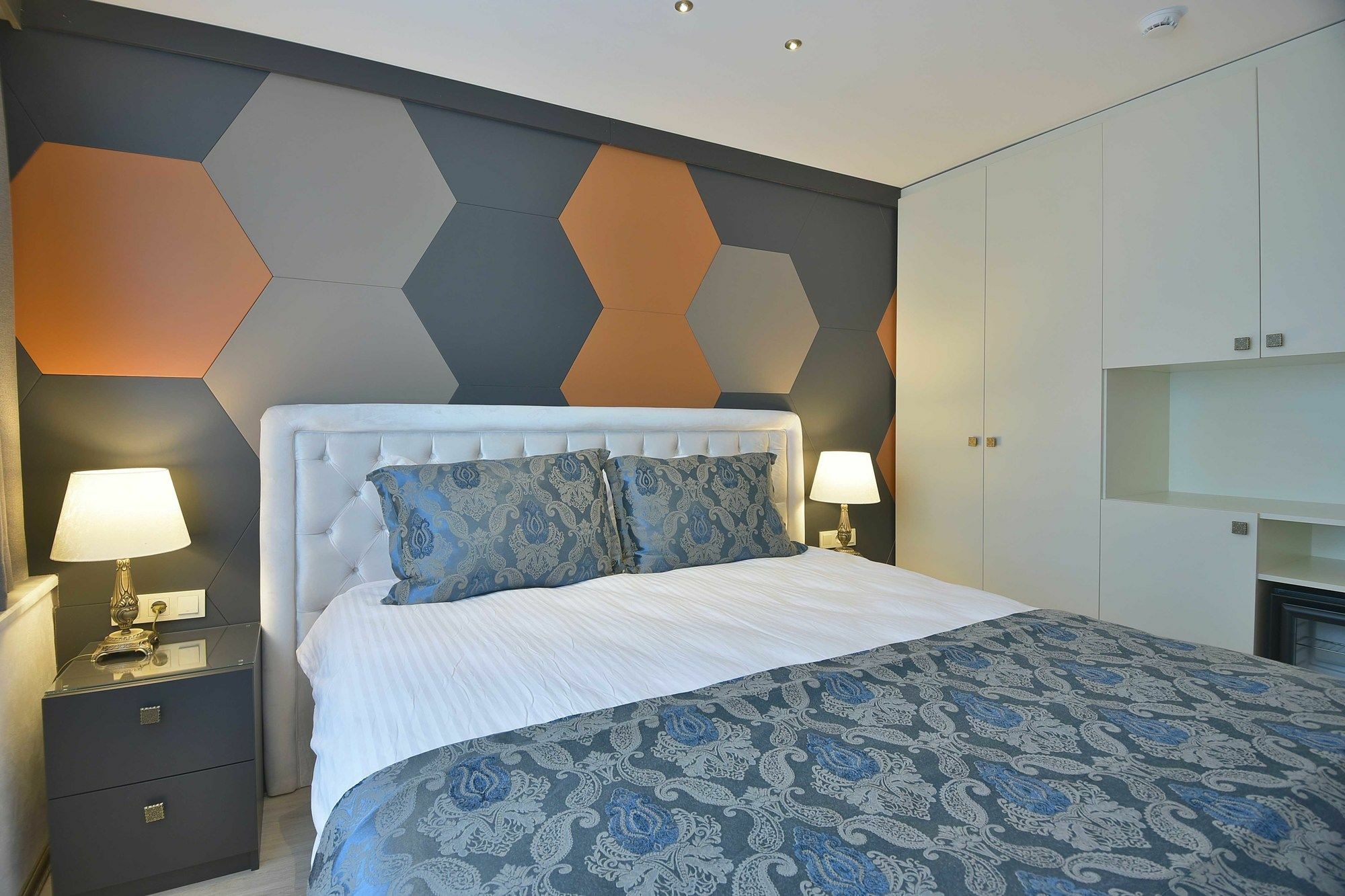 Adamel Hotel 3*