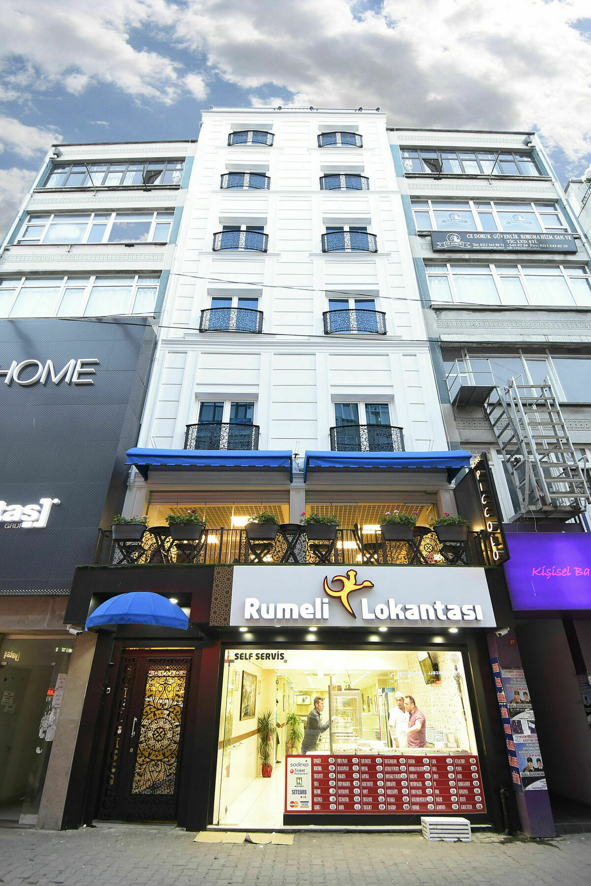 Adamel Hotel 3*
