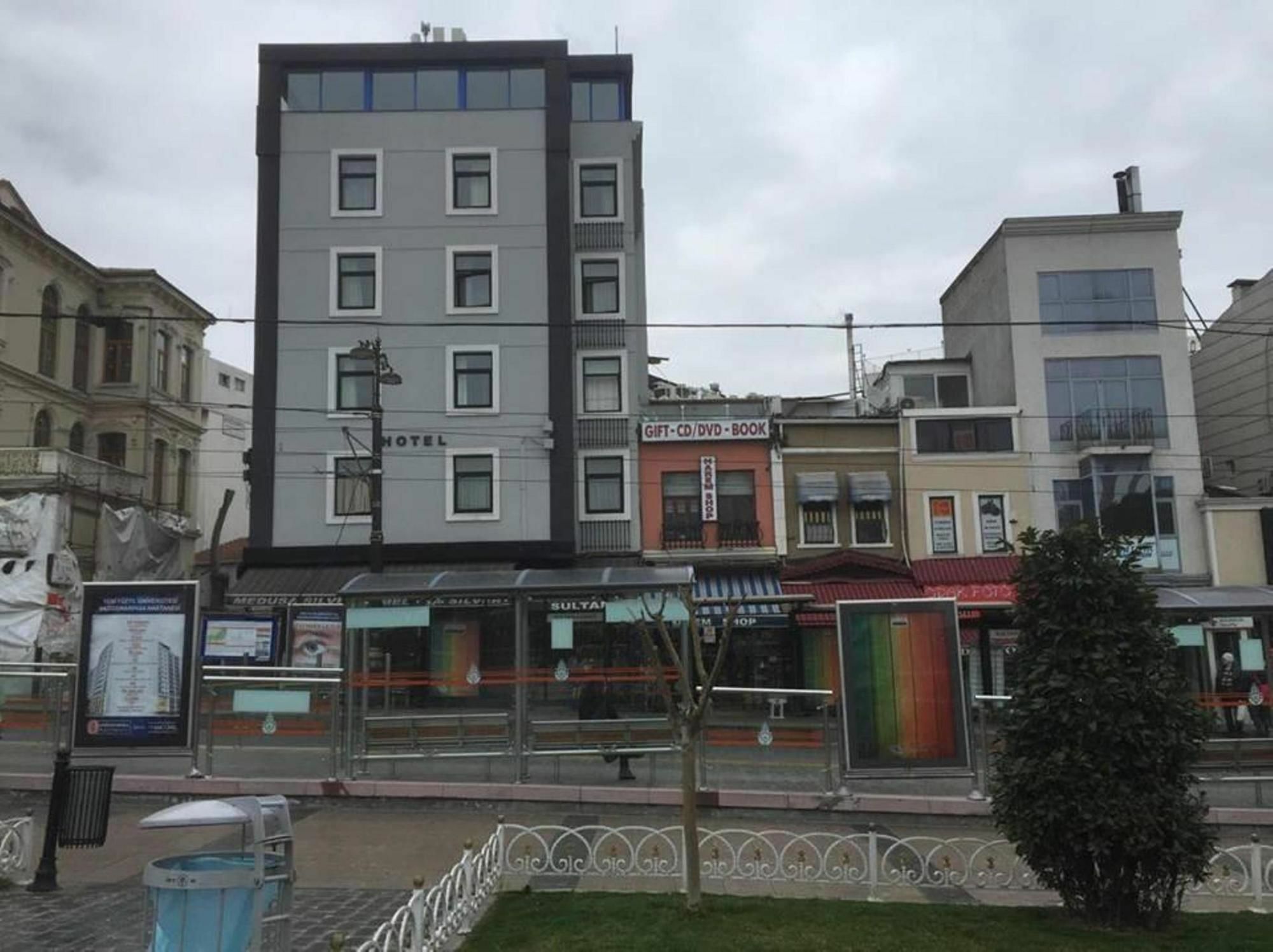 Hotel Esra Sultan Petrol 3*