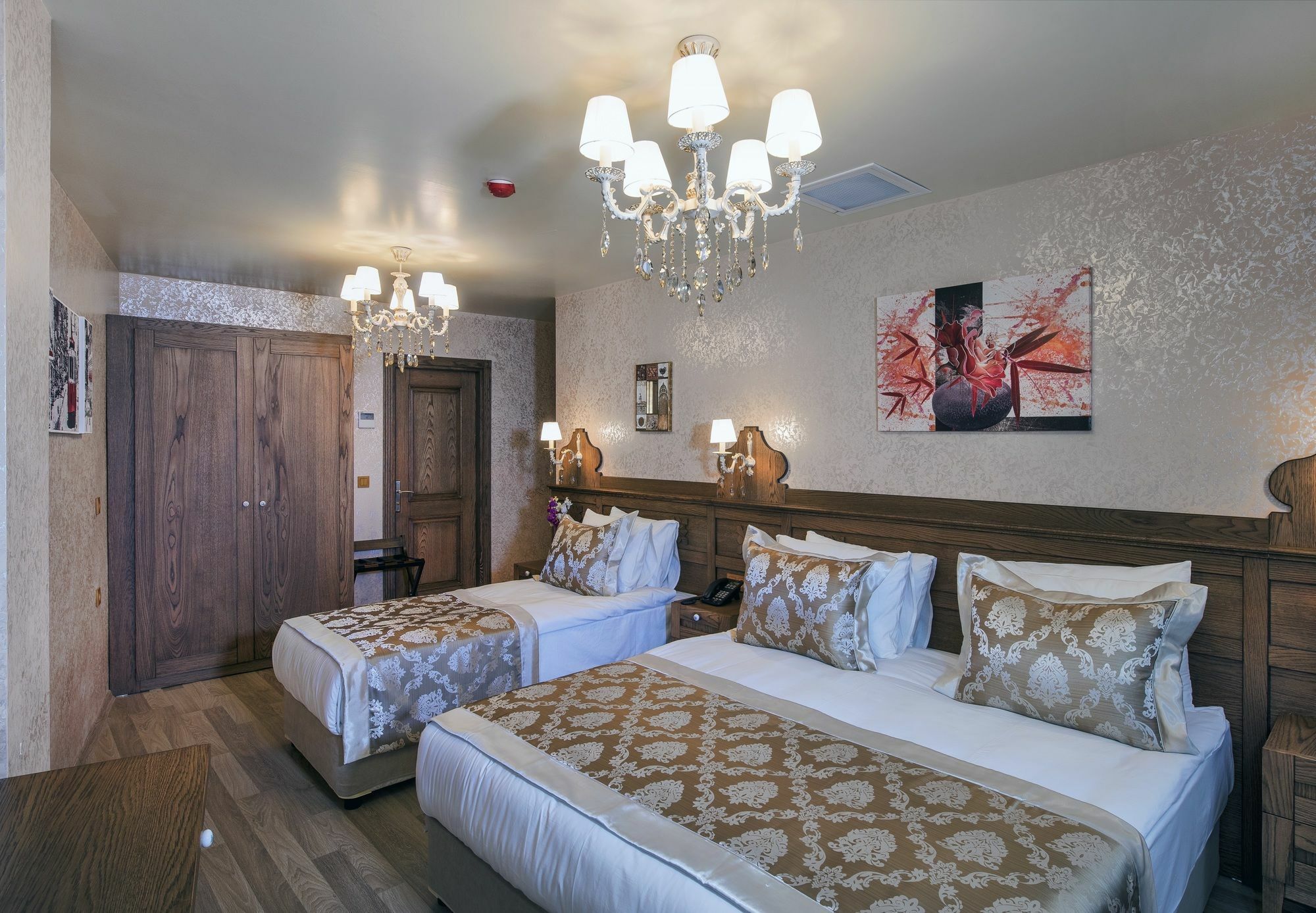 Perapolis Otel 3*