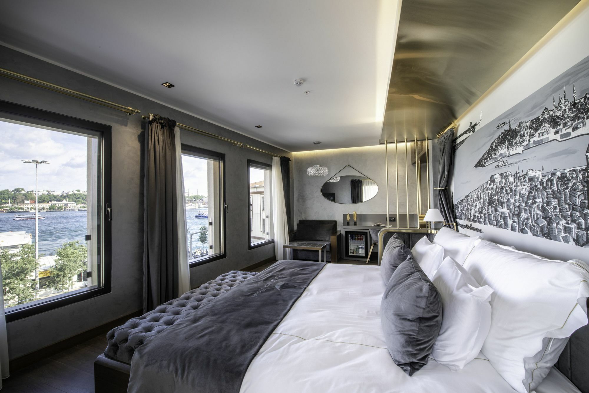 The Wings Hotel 4*