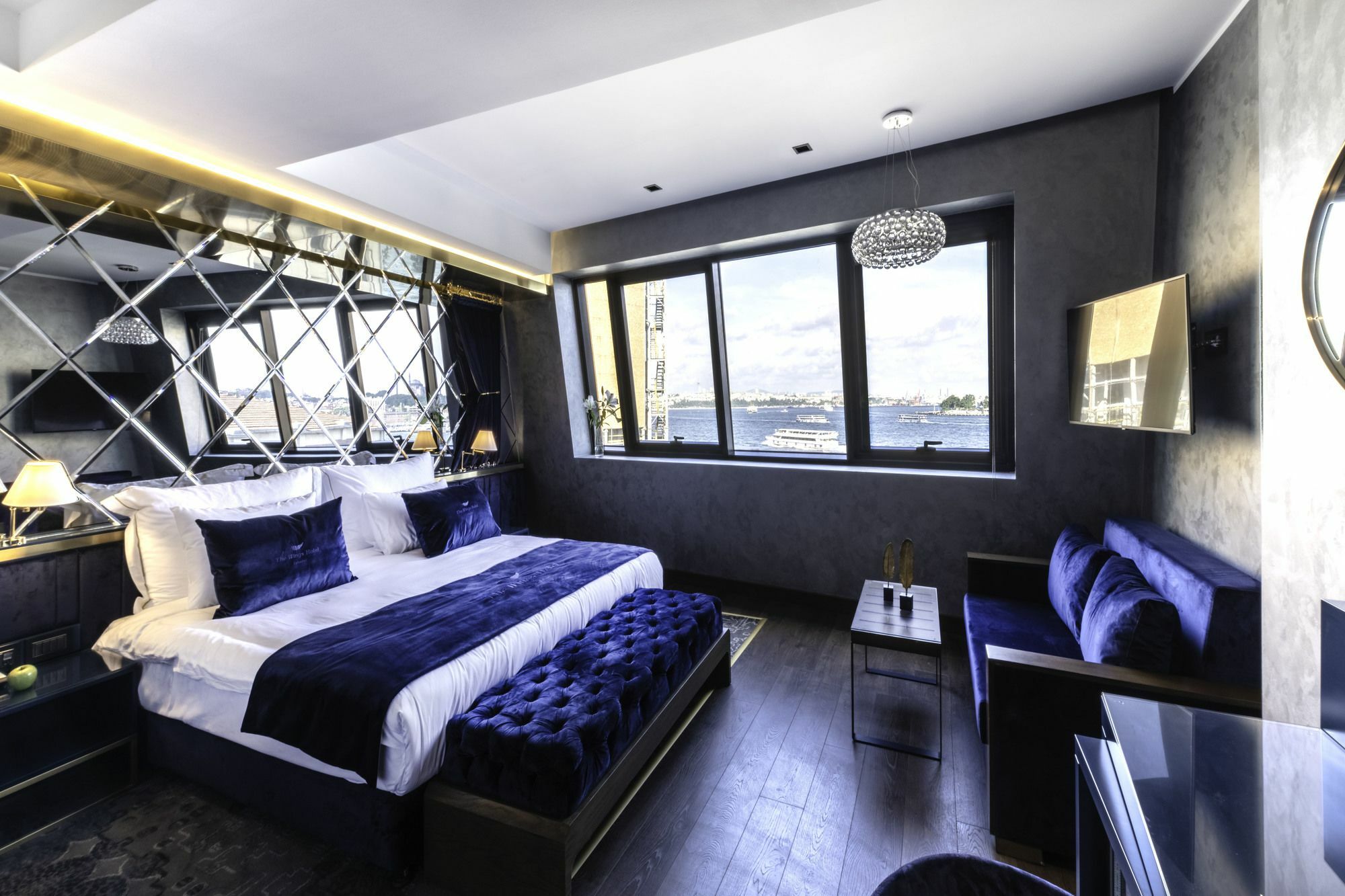 The Wings Hotel 4*