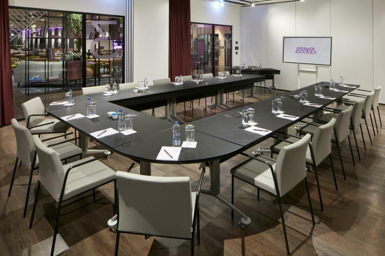 Yotel Airport, Entrance Hotel Istanbul