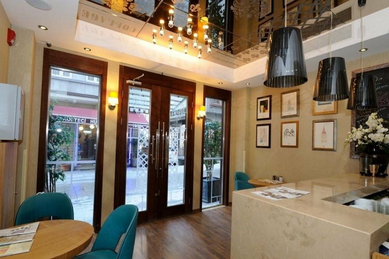 Collage Taksim Otel