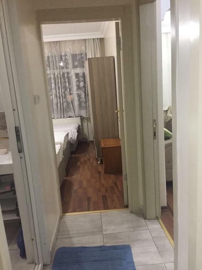 Eda's Apartment
