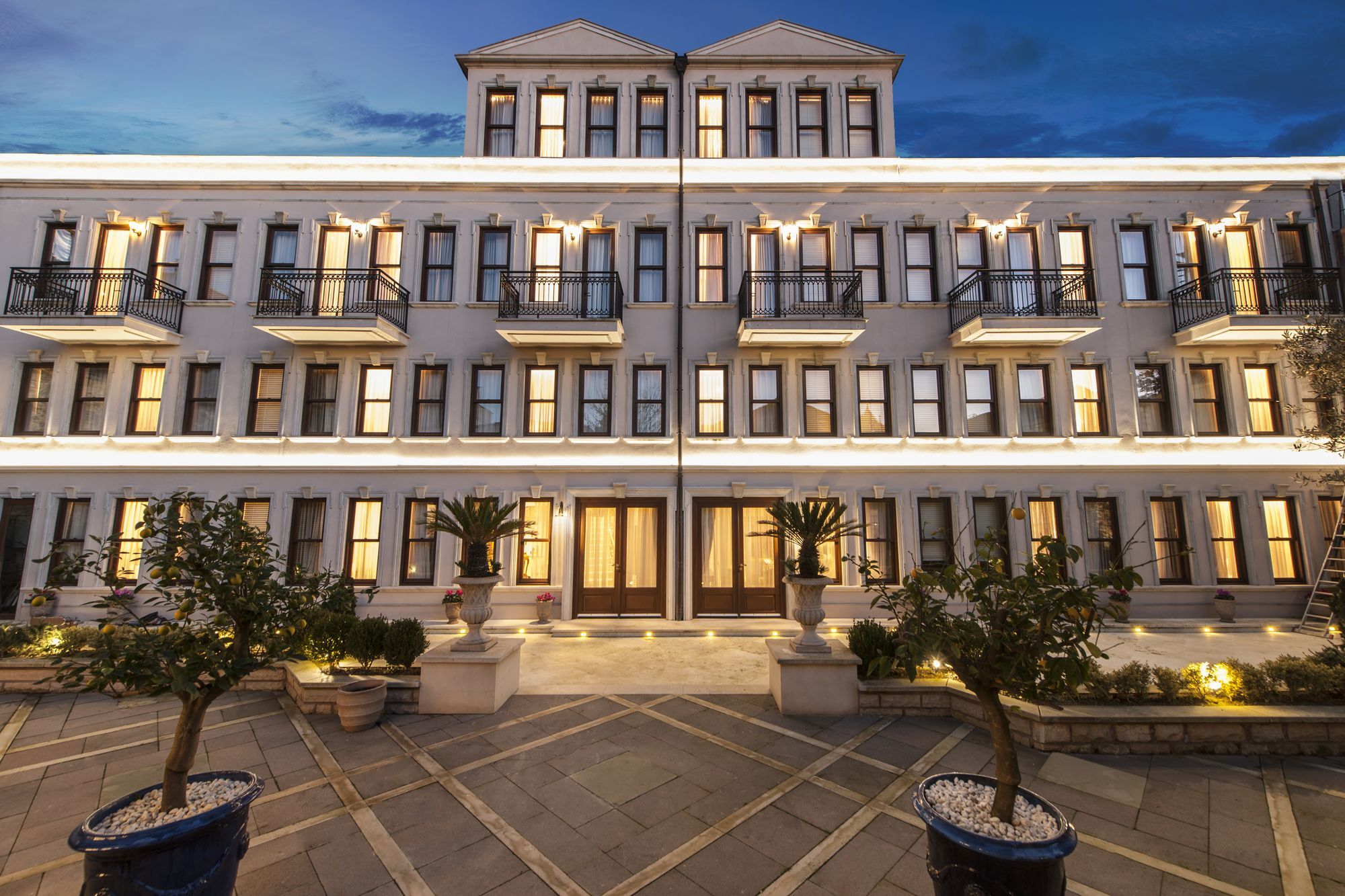 1890 Hotel