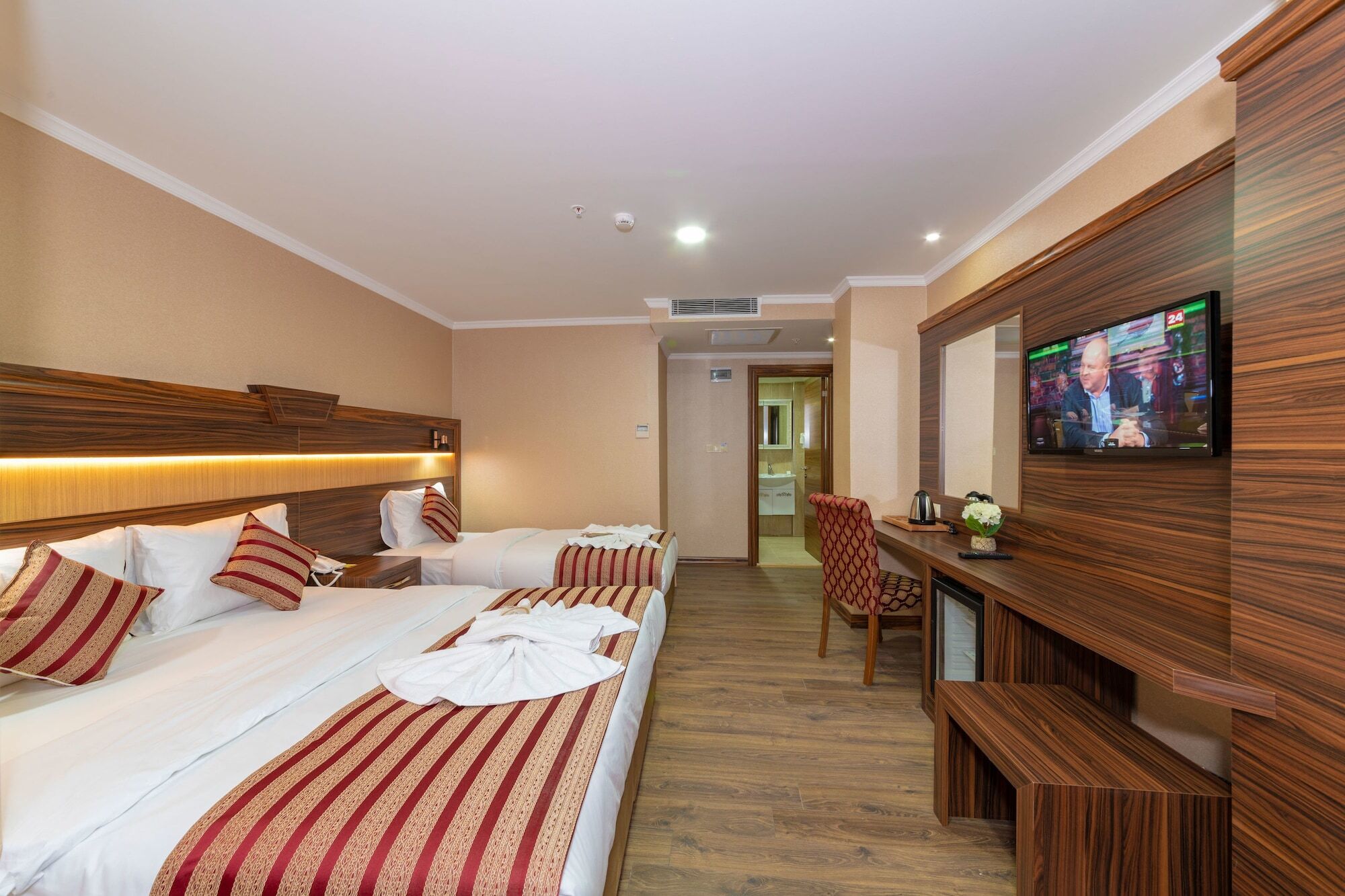 Vision Deluxe Hotel 3*