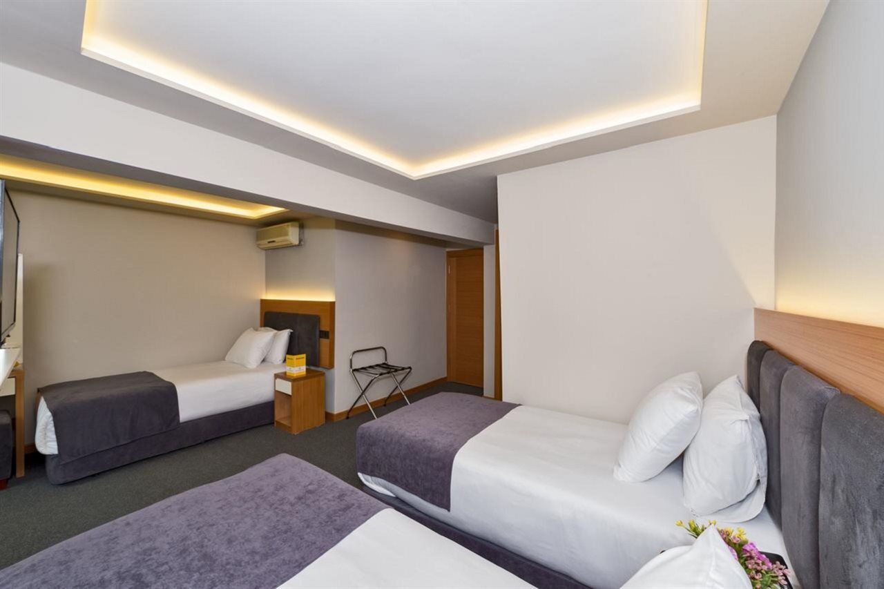 Bergama Old 3*