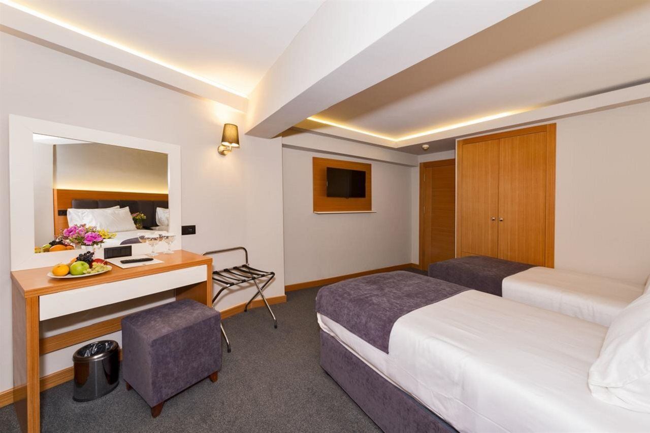 Bergama Old 3*