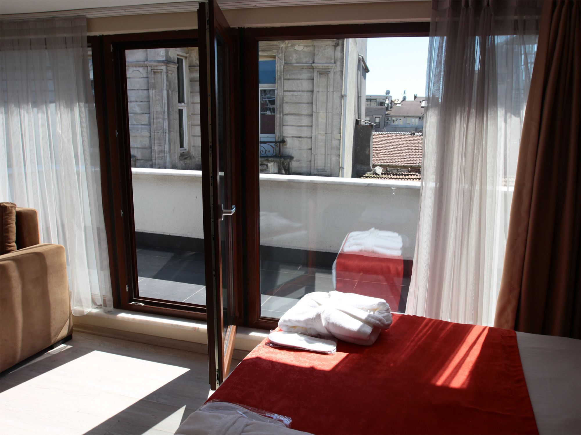 The Legend Platine Hotel