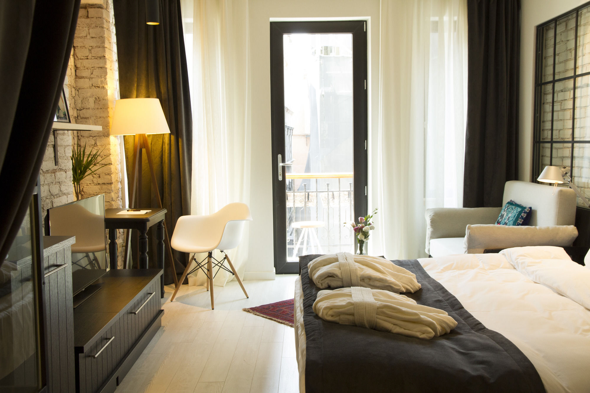 Magnova Hotel