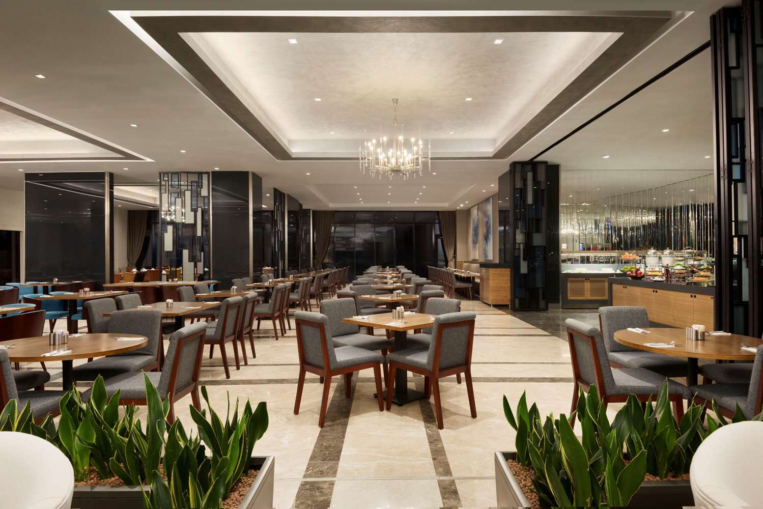 Otel Hawthorn By Wyndham Airport 5*