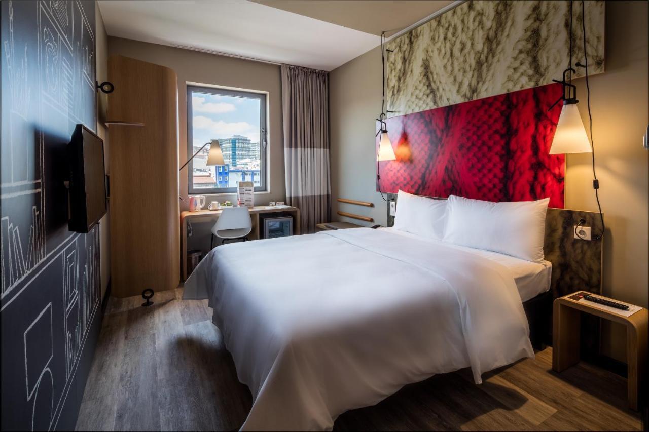 Ibis West 3*