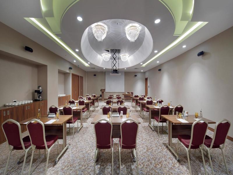 Hotel Hilton Garden Beylikduzu 4*